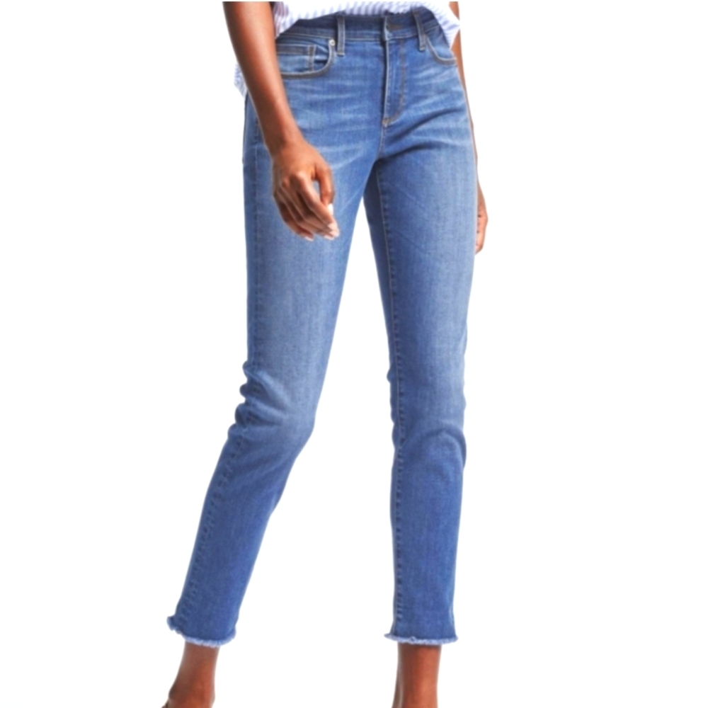 Banana Republic Women's Skinny Jeans in Blue